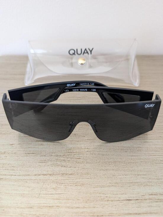 NEW Quay Australia New Wave Shield Sunglasses Black With Case main image 5
